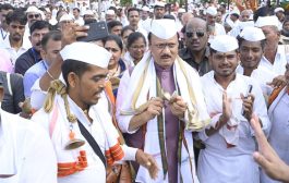 उपमुख्यमंत्री अजित पवार पालखी सोहळ्यात सहभागी; बारामती ते काटेवडी वारकऱ्यांसोबत पायी वारी