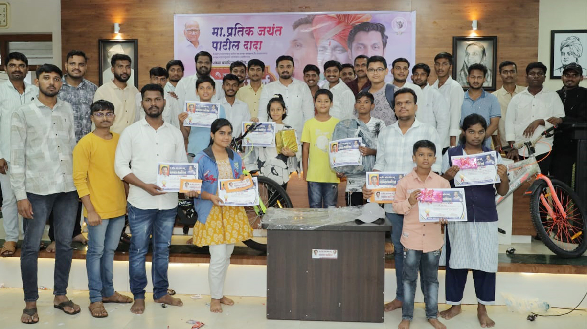 प्रतीक पाटील यांच्या वाढदिवसानिमित्त आयोजित चित्रकला स्पर्धेस उत्स्फूर्त प्रतिसाद, खुल्या गटात भरत नांद्रे प्रथम