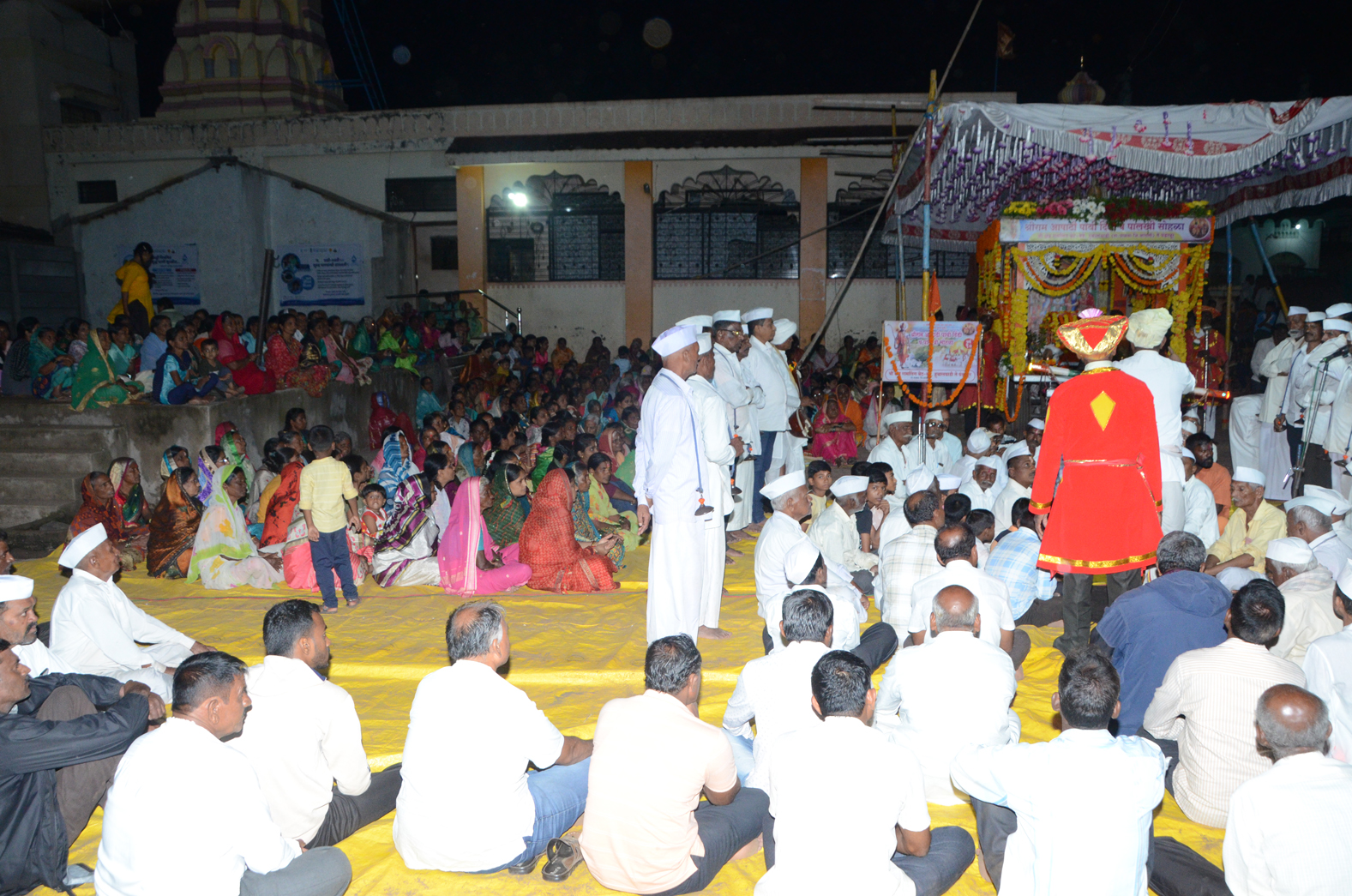 श्रीरामाच्या पादुका निघाल्या विठ्ठलाच्या भेटीला!