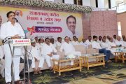 राजारामबापू समूहाने कौटुंबिक नाते जपले, भविष्यात कर्मचाऱ्यांच्या बौध्दिक व शारीरिक तंदुरुस्तीकडे लक्ष द्यावे - आ.जयंत पाटील