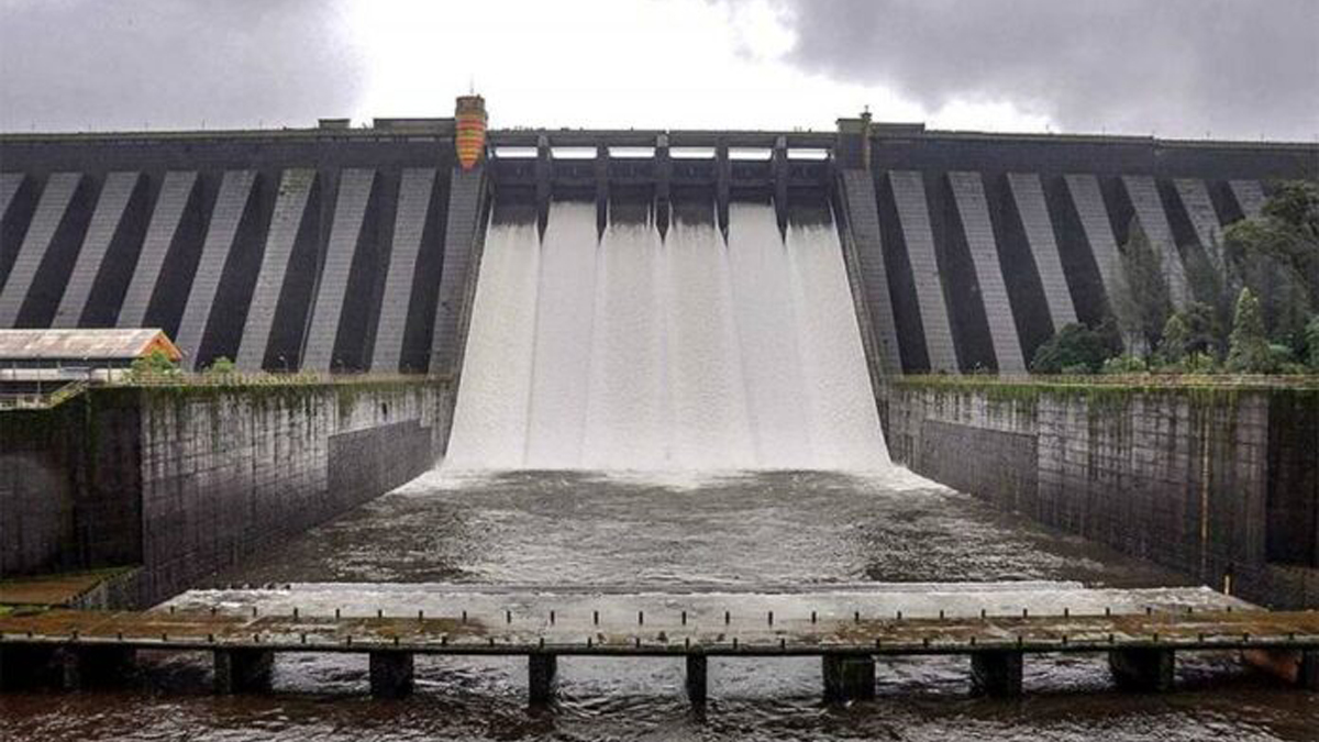 कोयना धरण 100 टक्के भरले;  कोयनेतून पाण्याचा विसर्ग वाढवला