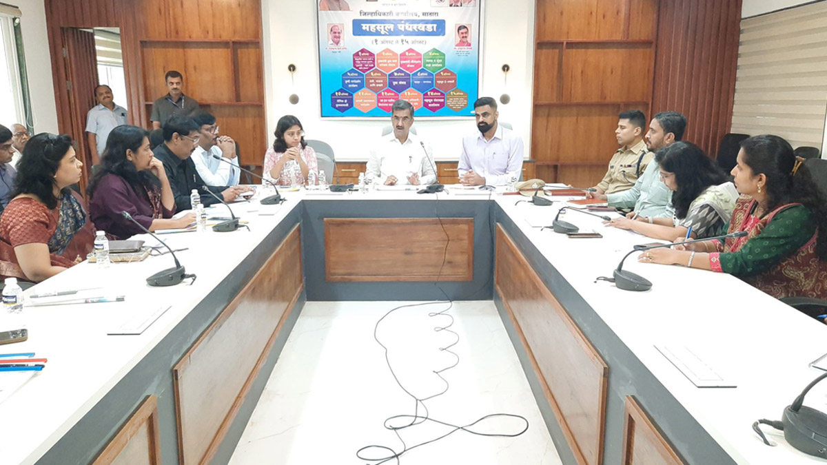 राष्ट्रीय महामार्गावरील खड्डे 15 ऑगस्टपर्यंत न बुजविल्यास गुन्हे दाखल करणार…मंत्री शंभूराज देसाईंचा इशारा