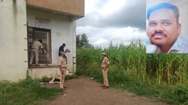 डोळ्यात मिरची पूड फेकून तलाठ्याची भोसकून केली हत्या.... हिंगोली जिल्ह्यातील वसमत तालुक्यातील घटनेने खळबळ