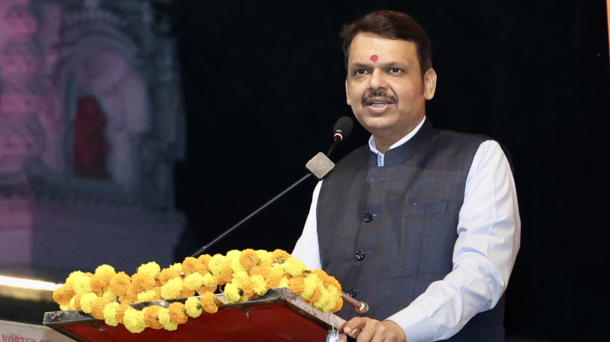 वीजनिर्मिती कंत्राटी कामगारांना खाजगी रुग्णालयात मोफत उपचार देणार - उपमुख्यमंत्री देवेंद्र फडणवीस
