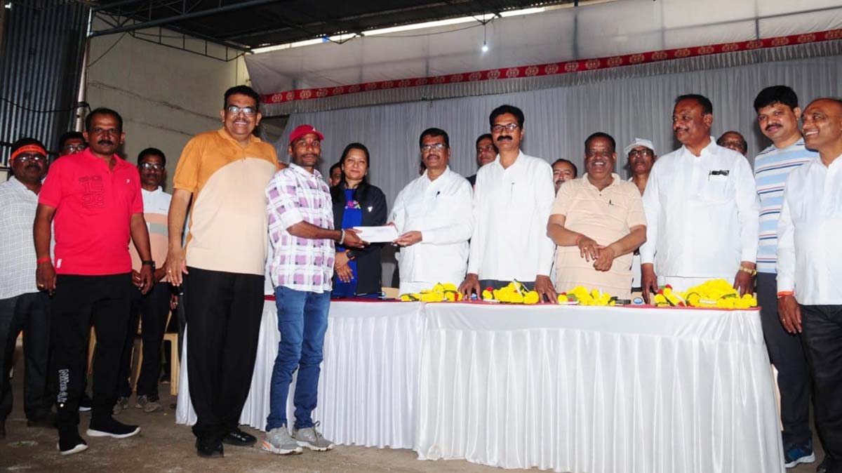 राजारामबापू मॅरेथॉन स्पर्धेत साखराळे युनिटच्या अतुल मंडले याने पहिला क्रमांक पटकाविला