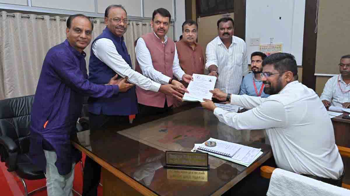 उपमुख्यमंत्री देवेंद्र फडणवीस यांच्यासह भाजपाच्या 12 उमेदवारांचे अर्ज दाखल