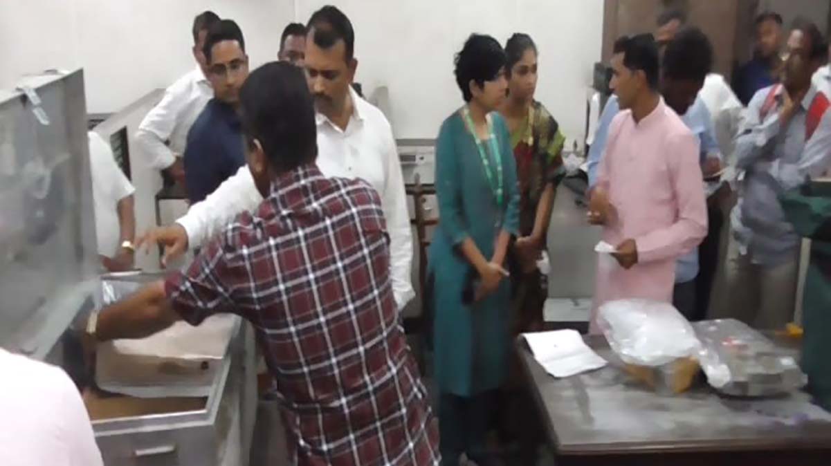 कोल्हापुरात वाहनात आढळले 5 कोटी 58 लाखांचे मौल्यवान दागिने; शिरोली जकात नाक्यावरील तपासणीत कारवाई