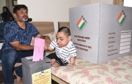 मतदान केंद्र येती घरा...