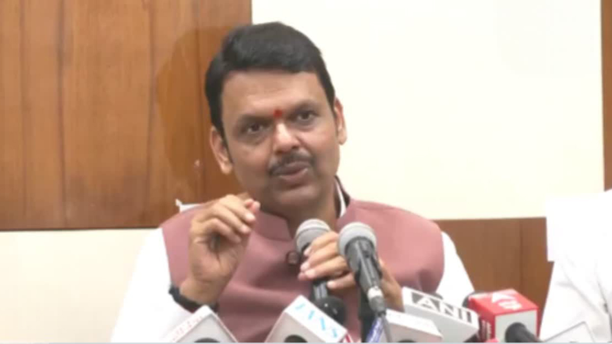 लाडकी बहीण योजनेबाबत मुख्यमंत्री देवेंद्र फडणवीस यांचं मोठं वक्तव्य; ...“२१०० रुपये…”