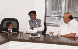 डे विथ कलेक्टर : दहावीच्या विद्यार्थ्याने गिरवले प्रशासकीय कामकाजाचे धडे