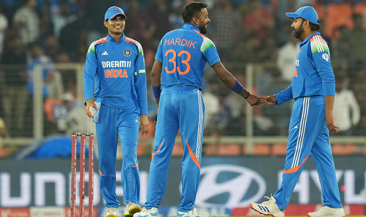 भारताचा इंग्लडवर एकतर्फी विजय; 3 सामन्यांच्या मालिकेत इंग्लंडला क्लिन स्वीप