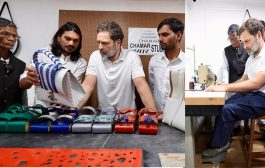 राहुल गांधींची धारावीला भेट; सुधीर चमार स्टुडिओला भेट देऊन शिवले पर्स आणि बेल्ट!!