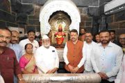 मुख्यमंत्री देवेंद्र फडणवीस यांनी घेतले श्री विठ्ठल रुक्मिणी मातेचे दर्शन