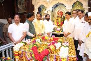 उपमुख्यमंत्री एकनाथ शिंदे यांनी घेतले श्री संत बाळूमामांचे दर्शन