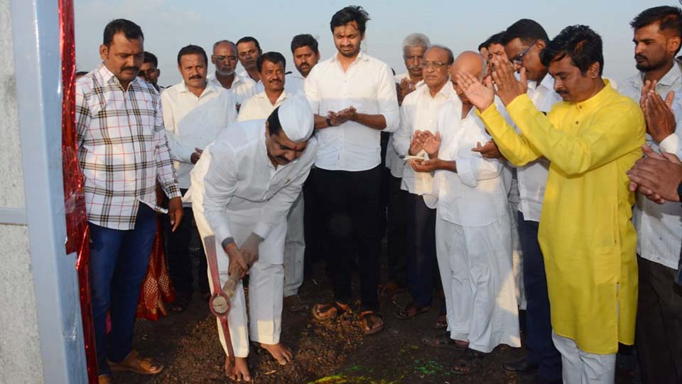 गाताडवाडी येथील सच्छिद्र पाईप निचरा प्रणाली प्रकल्प क्षारपड जमिनी सुधारणे मधील महत्वाचा टप्पा ठरेल - आ.जयंत पाटील