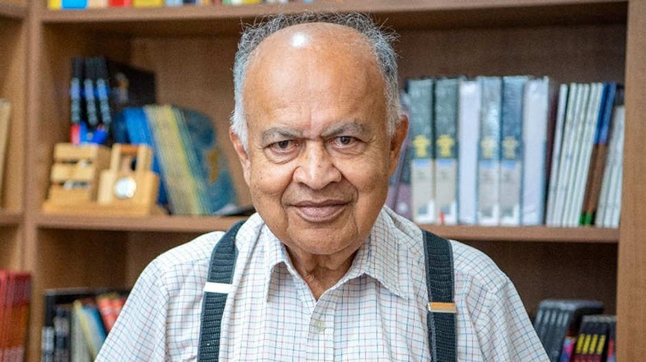 खगोलशास्त्रातील तेजस्वी तारा निखळला! ज्येष्ठ खगोल शास्त्रज्ञ डॉ. जयंत नारळीकर यांचे निधन