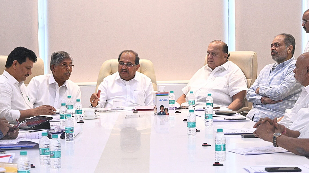 अलमट्टी उंची बाबत १५ दिवसात सर्व पक्षीयांसह पुन्हा बैठक : जलसंपदा मंत्री राधाकृष्ण विखे-पाटील