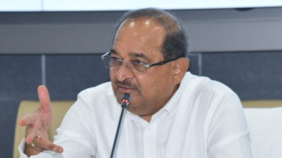 आलमट्टी धरण उंचीवाढीला विरोधाची महाराष्ट्राची भूमिका ठामपणे मांडणार – मंत्री राधाकृष्ण विखे-पाटील