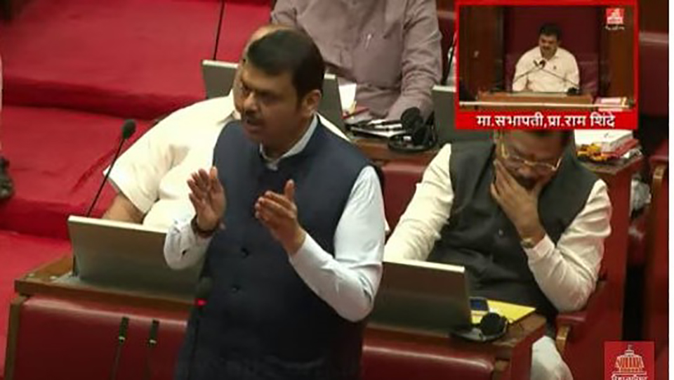 विजेच्या स्मार्ट पोस्टपेड मीटरच्या माध्यमातून सौर तासामध्ये वीज वापरावर बिलात १० टक्के सवलत
