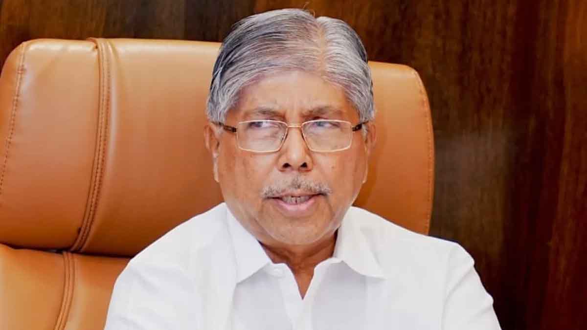 सांगली : पालकमंत्री चंद्रकांत पाटील यांनी घेतला संभाव्य पूरस्थितीचा आढावा यंत्रणांनी सज्ज राहण्याचे दिले आदेश