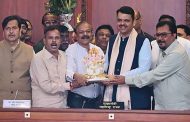 सार्वजनिक गणेशोत्सव मंडळांनी 'ऑपरेशन सिंदूर' आणि 'स्वदेशी' विषयी जनजागृती करावी - मुख्यमंत्री देवेंद्र फडणवीस