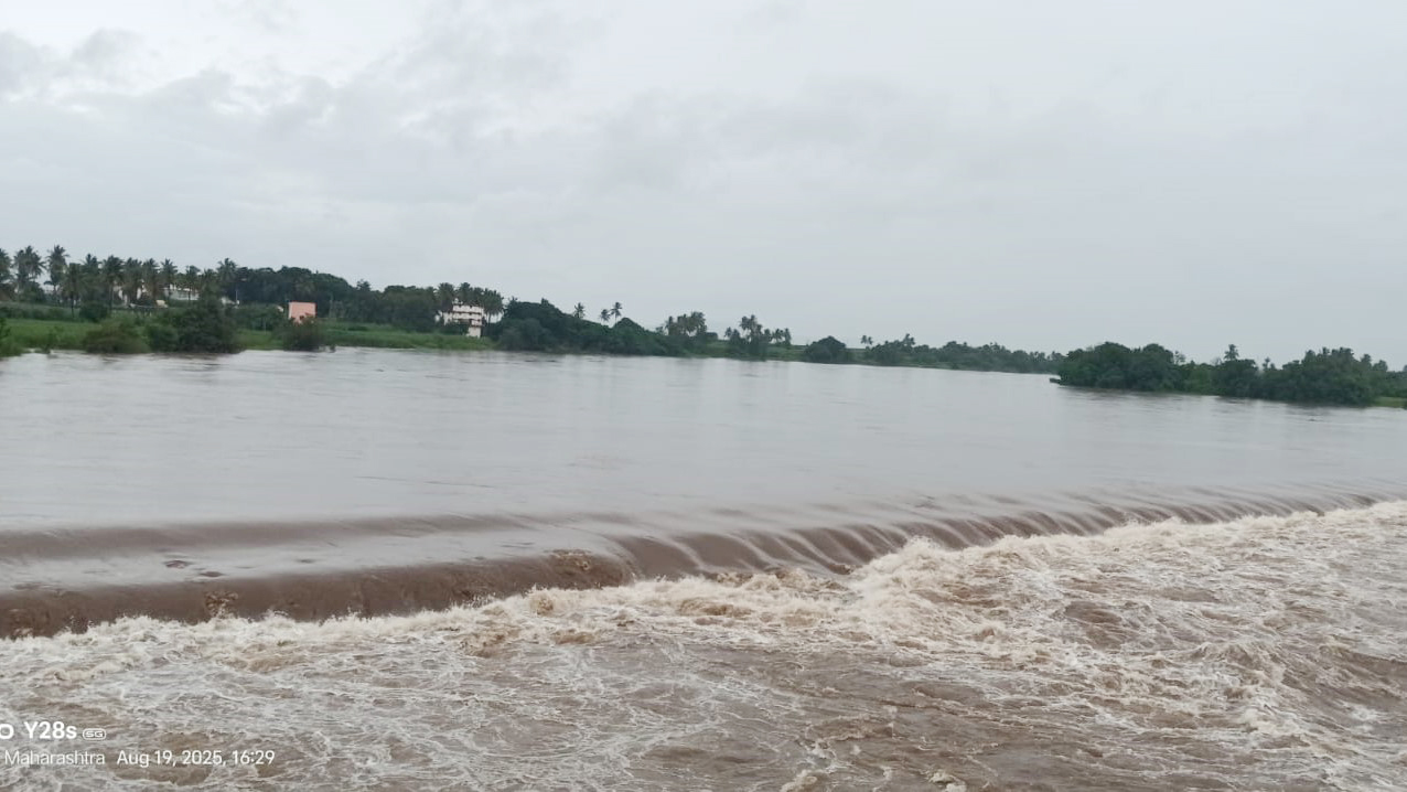 कोयनेतून पाण्याचा मोठा विसर्ग सुरु; 'कृष्णा' पूरस्थितीकडे ...नदीकाठच्या गावांना सतर्कतेचा इशारा