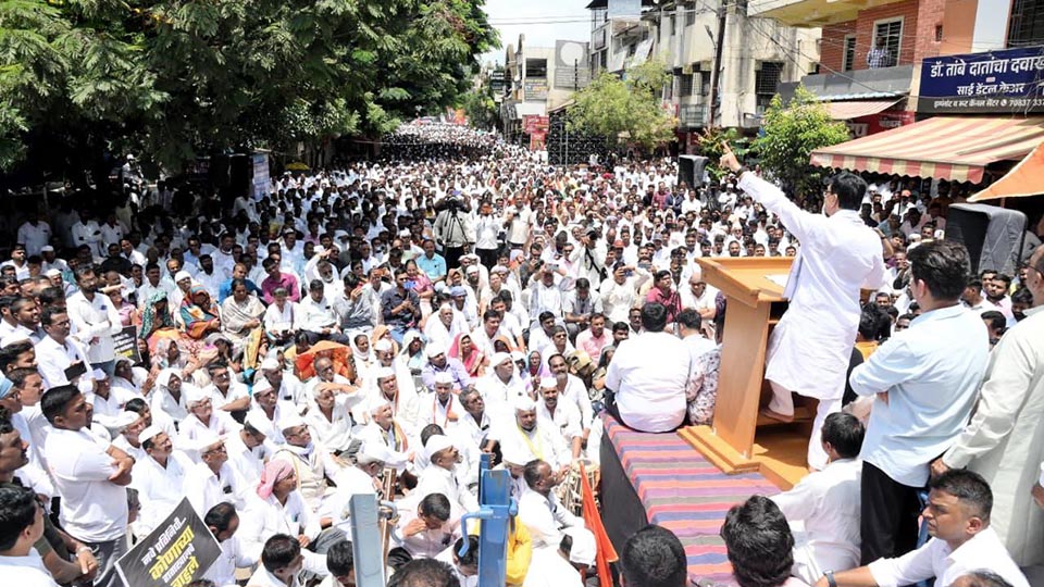अशांतता निर्माण करणाऱ्या गावगुंडांचा बंदोबस्त करा - बाळासाहेब थोरात कडाडले
