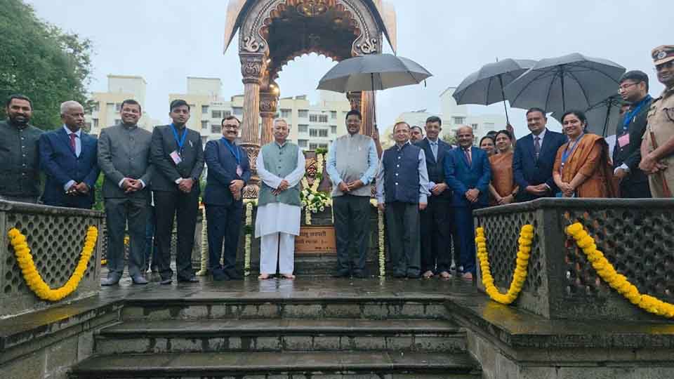 शाहू महाराजांच्या समाजपरोपकारी कार्याला सरन्यायाधीश भूषण गवई यांच्याकडून अभिवादन