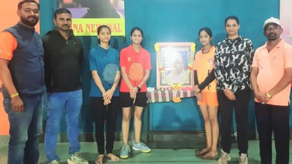 कुसुमताई कन्या महाविद्यालयाच्या मुली जिल्ह्यात अव्वल! विभागीय बॅडमिंटन स्पर्धेसाठी निवड