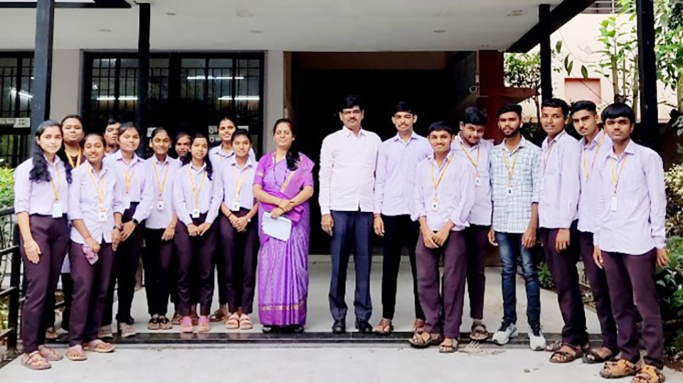 पुस्तकी ज्ञानाबरोबरच विद्यार्थ्यांचा सर्वांगीण विकास ही काळाची गरज – प्राचार्य डॉ. ए.एम. जाधव