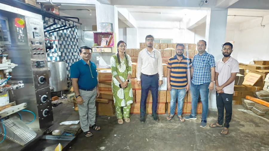 अन्न व औषध प्रशासनाच्या कारवाईत सुमारे दोन कोटींचा भेसळयुक्त साठा जप्त