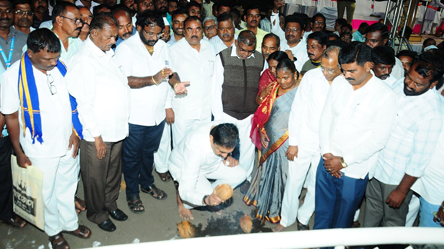 लोकशाहीर अण्णाभाऊंचा पुतळा नव्या पिढीला जगण्याची प्रेरणा देईल - जयंत पाटील