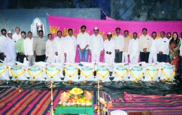 राजारामबापू कारखान्याच्या साखराळे युनिटमध्ये १ लाख १०१ व्या साखर पोत्याचे पूजन