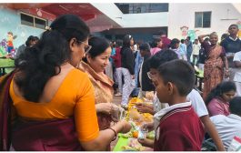 दहा रुपयांची मेथी, वीस रुपयांची काकडी...घ्या गोड सफरचंद! प्रकाश पब्लिक स्कूलमध्ये ‘मार्केट डे’चा उत्साह
