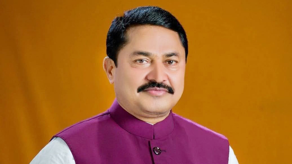 जिल्हा परिषद व पंचायत समिती निवडणुका EVM ऐवजी बॅलेट पेपरवर घ्या