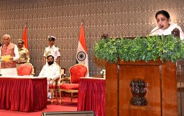 महाराष्ट्राला लाभल्या पहिल्या महिला उपमुख्यमंत्री; सुनेत्रा पवारांनी घेतली शपथ