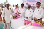 कृष्णा कारखान्याचा स्तुत्य उपक्रम; ऊस तोडणी कामगारांना 'आयुष्मान भारत' कार्डचे वितरण