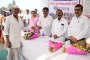 कृष्णा कारखान्याचा स्तुत्य उपक्रम; ऊस तोडणी कामगारांना 'आयुष्मान भारत' कार्डचे वितरण