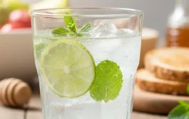 लिंबू पाणी प्यायल्याने खरंच वजन कमी होतं का? जाणून घ्या