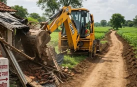 पाणंद रस्ते अडवणाऱ्यांची आता खैर नाही! ५ वर्षांसाठी आधार कार्ड आणि फार्मर आयडी होणार ब्लॉक