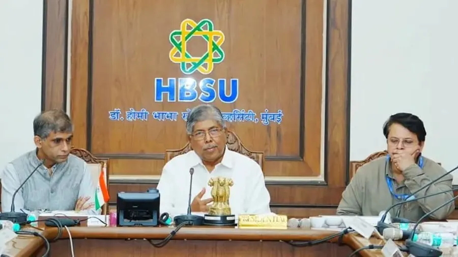 प्राध्यापक भरती प्रक्रिया जून २०२६ पर्यंत पूर्ण करा, अन्यथा पदसंख्या कमी करणार; मंत्री चंद्रकांत पाटील यांचा इशारा