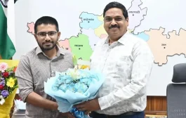 सांगलीच्या जिल्हाधिकारीपदी डॉ. मैनाक घोष रुजू; मावळते जिल्हाधिकारी अशोक काकडे यांची पदोन्नतीने मुंबईत बदली