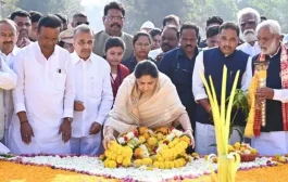 यशवंतराव चव्हाण यांच्या जयंतीनिमित्त उपमुख्यमंत्री सुनेत्रा अजित पवार यांचे अभिवादन