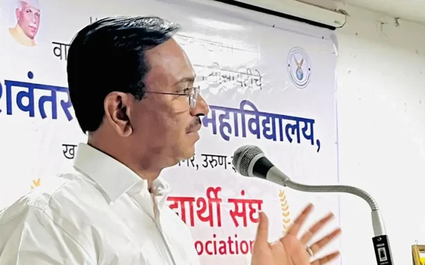 माजी विद्यार्थ्यांनी संस्थेशी असलेले ऋणानुबंध अखंड जपावेत : ॲड. धैर्यशील पाटील