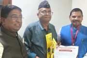 प्रा. डॉ. जयवंत इंगळे यांना आदर्श शिक्षक पुरस्कार प्रदान
