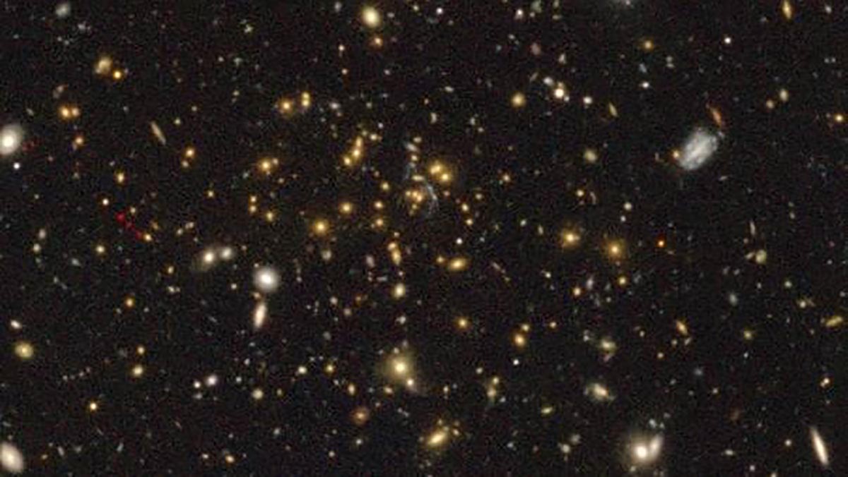 विश्वाचे गुपित उलगडण्यासाठी खगोल संशोधकांनी वापरली ब्रम्हांडाच्या मापनासाठी एक अभिनव भूमितीय चाचणी