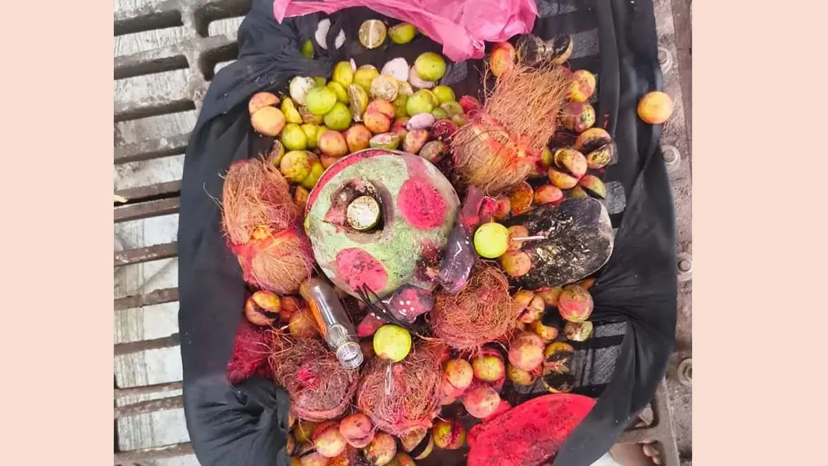 शेणे येथील स्मशानभूमीत जादूटोणा, करणीचा प्रकार