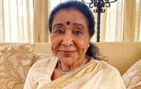 'सूरसम्राज्ञी' आशा भोसले यांचे निधन, वयाच्या ९३ व्या वर्षी घेतला अखेरचा श्वास