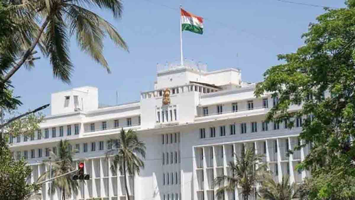 मराठी सक्तीचा नियम धाब्यावर बसवणाऱ्या शाळांची आता खैर नाही; राज्य सरकारचा कठोर कारवाईचा निर्णय