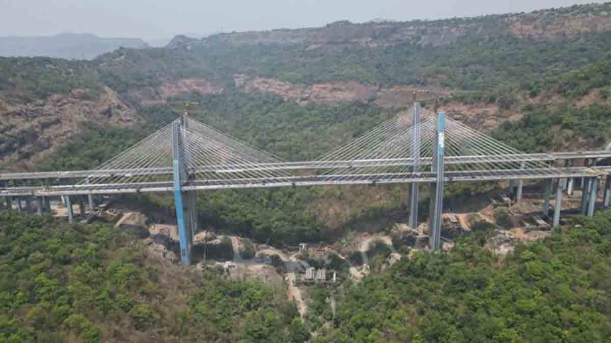 मुंबई-पुणे एक्स्प्रेस वे 'मिसिंग लिंक'चे १ मे ला मुख्यमंत्र्यांच्या हस्ते लोकार्पण; प्रवासाचे ३० मिनिटे वाचणार